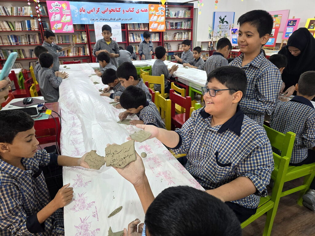 1369222-1 کانون نقش مهمی در تقویت خلاقیت، رشد فکری و شکوفایی استعدادهای نسل آینده دارد