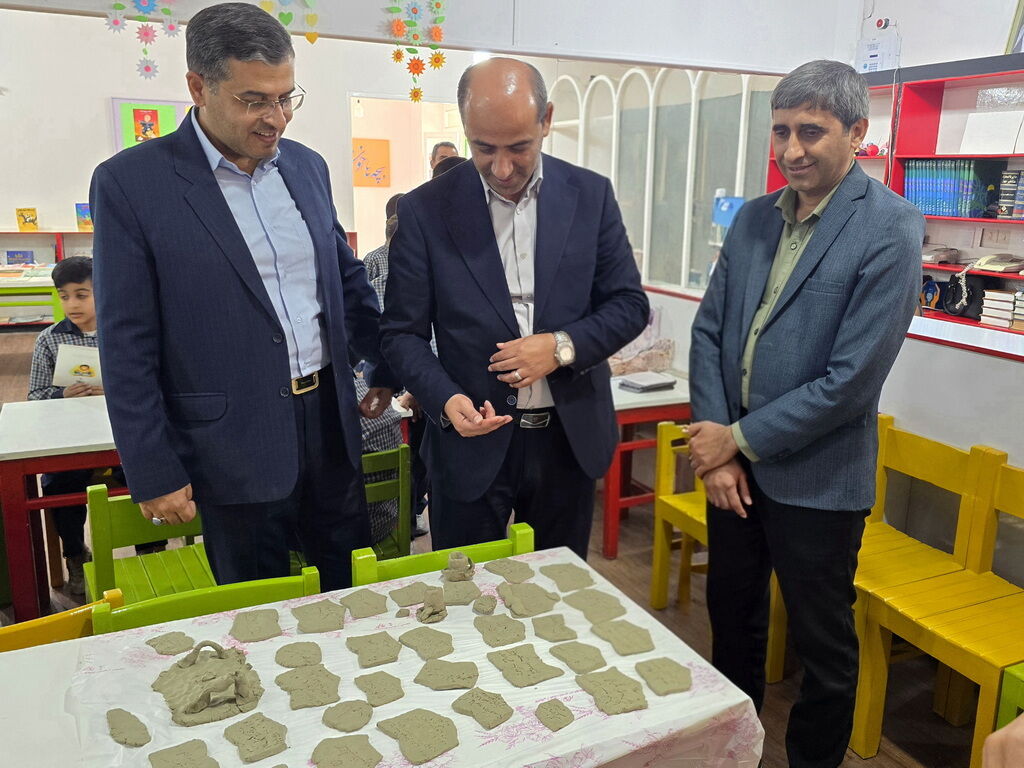 1369225-1 کانون نقش مهمی در تقویت خلاقیت، رشد فکری و شکوفایی استعدادهای نسل آینده دارد