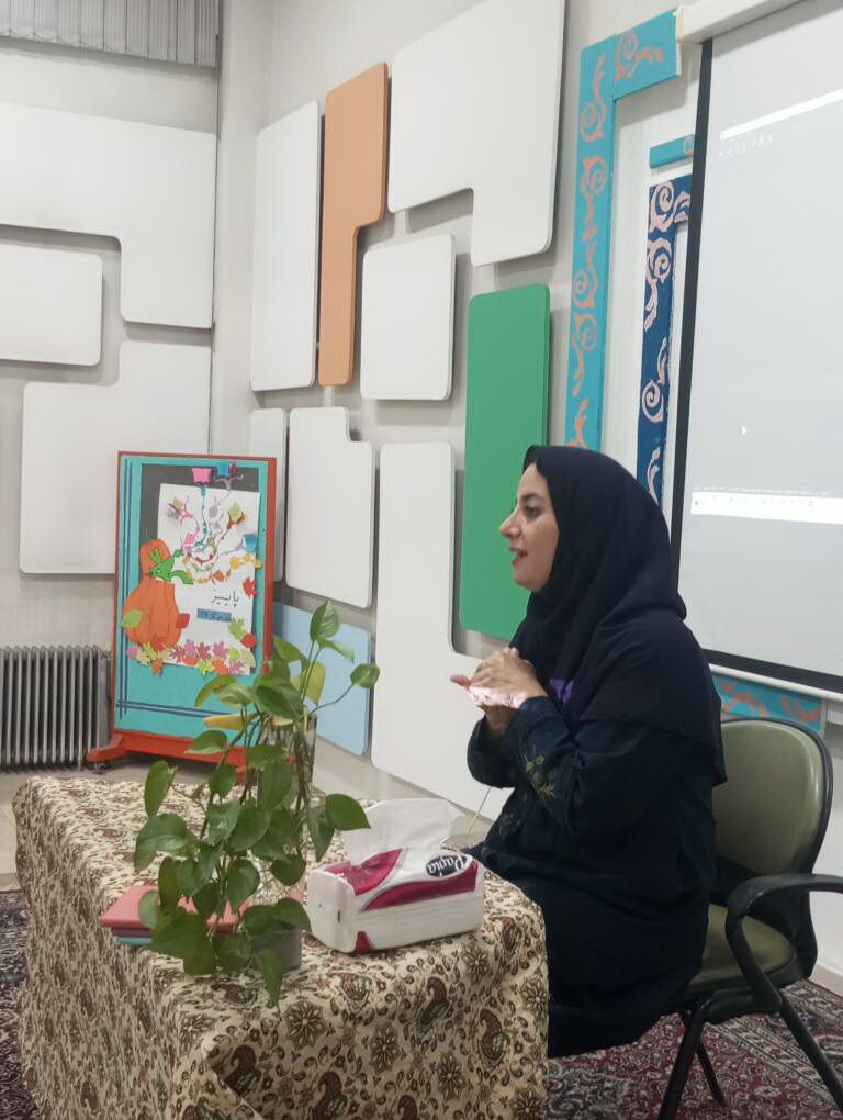 1369503 «شور کتابخوانی در مرکز ۲۷ با حضور کبری بابایی»