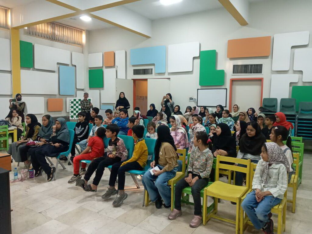 1369504 «شور کتابخوانی در مرکز ۲۷ با حضور کبری بابایی»