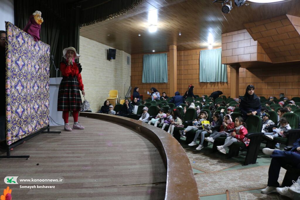 1369510-1 کانون مرکز شمارهسه شیراز با برگزاری «یار مهربان» کودکان را به دنیای داستان و هنر دعوت کرد