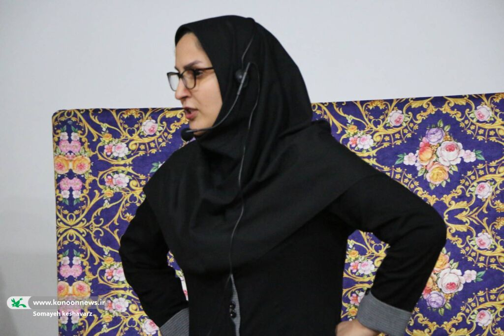 1369512-1 کانون مرکز شمارهسه شیراز با برگزاری «یار مهربان» کودکان را به دنیای داستان و هنر دعوت کرد