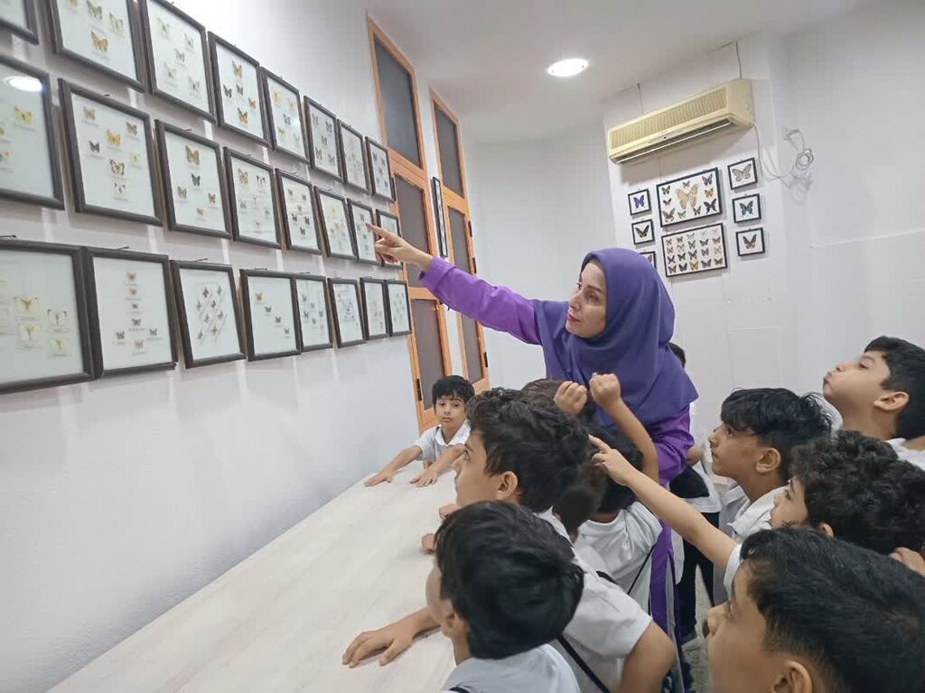 1369581-1 بازدید بیش از ۷۰۰ کودک از مرکز تخصصی علوم بندرعباس