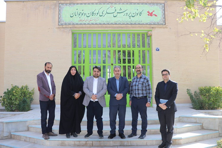 1369603-1 بازدید رمضان رحیمی دشتلویی نمایندهی مردم فلاورجان و عضو کمیسیون آموزش و تحقیقات مجلس شورای اسلامی از مراکز فلاورجان و قهدریجان