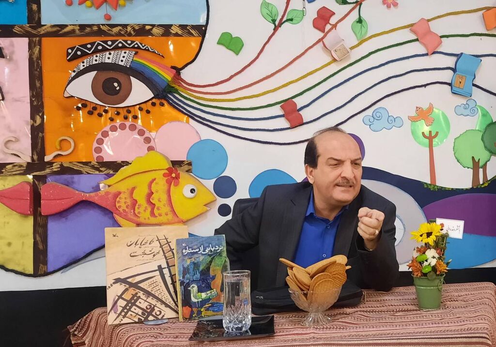 هفته کتاب با شعر جان گرفت