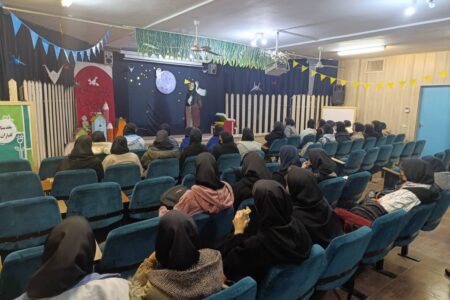 کانون مرکز آباده میزبان دانش‌آموز هنرستان هاجر در ویژه‌برنامه هفته کتاب و کتاب‌خوانی شد