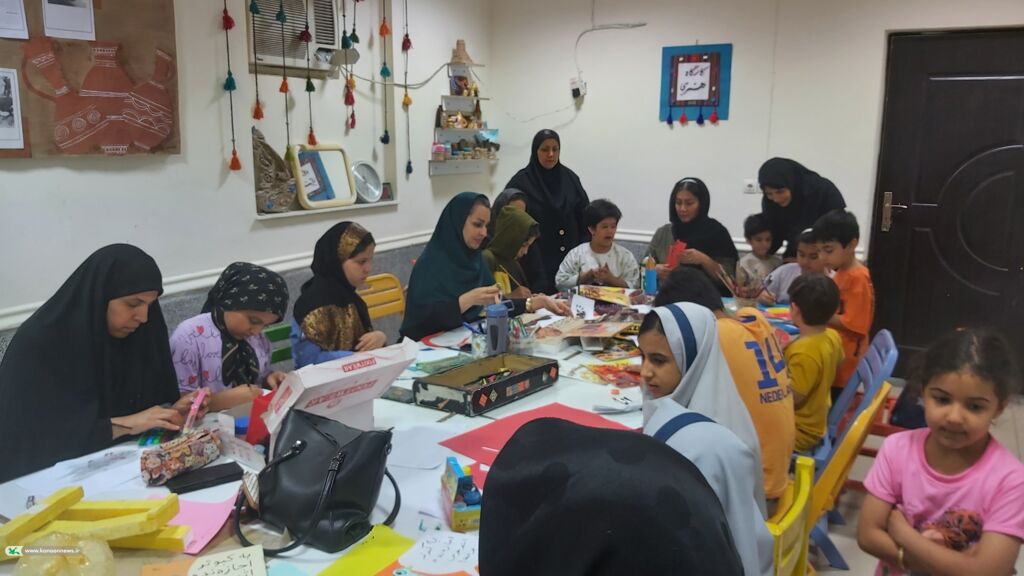 1369635-1 ویژهبرنامه خانوادهمحور «کتابگردی» در بندر امام خمینی (ره) برگزار شد