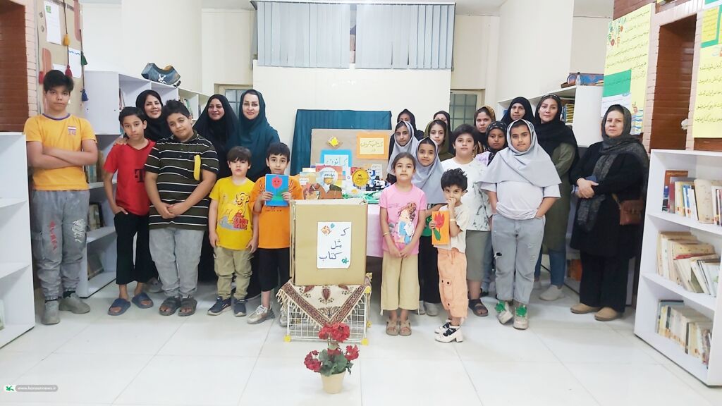 1369661-1 ویژهبرنامه خانوادهمحور «کتابگردی» در بندر امام خمینی (ره) برگزار شد