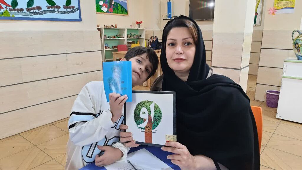 1369703-1 کارگاه «والد و کودک» کانون مسجدسلیمان به مناسبت هفته کتاب برگزار شد
