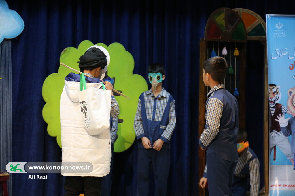 1369715-1 برگزاری نخستین جشنواره "نمایش خلاق؛ از کتاب تا نمایش" در کانون استان بوشهر