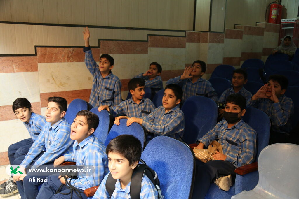 1369737-1 برگزاری نخستین جشنواره "نمایش خلاق؛ از کتاب تا نمایش" در کانون استان بوشهر