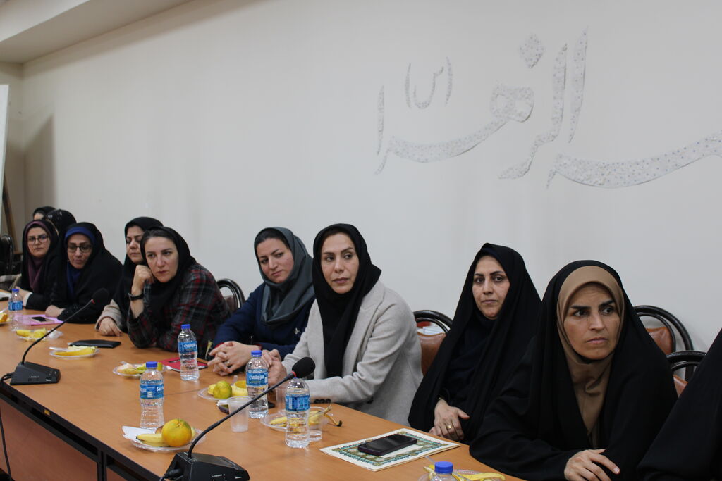 1369831-1 رونمایی از پوستر جشنواره بازیهای بومی-محلی با حضور نائب رئیس مجلس در کانون همدان