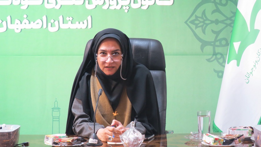 1369835-1 کاما، گامی بلند در راستای رشد و توانمندسازی و فرصتی برای تفکر و اندیشهورزی در کانون استان اصفهان