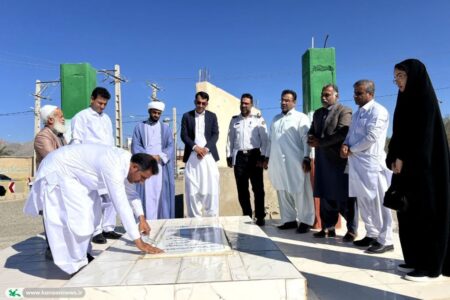 حضور همکاران کانون سیستان و بلوچستان در آیین عطرافشانی مزار شهدا به مناسبت هفته کتاب