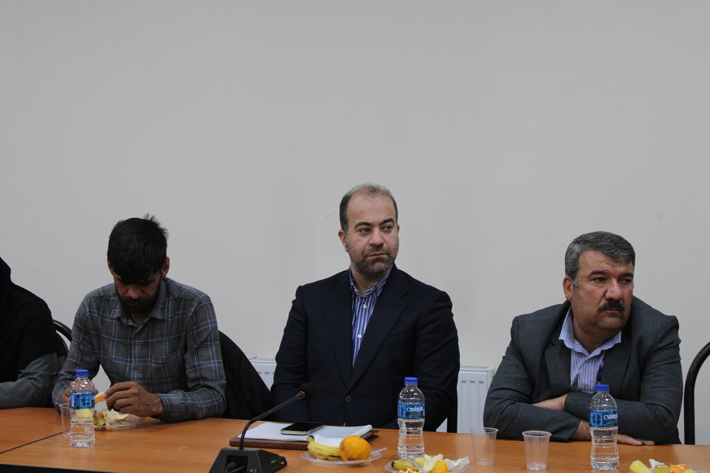 1369859-1 رونمایی از پوستر جشنواره بازیهای بومی-محلی با حضور نائب رئیس مجلس در کانون همدان