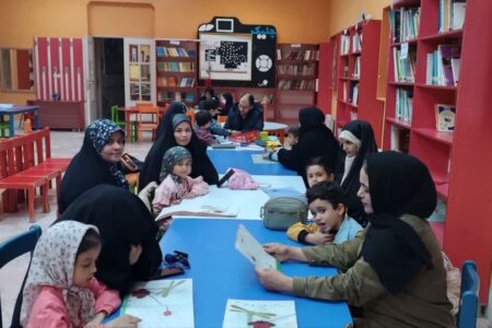 فعالیت باشگاه کتابخوانی «مادر و کودک» در مرکز فرهنگی ۲ گناباد