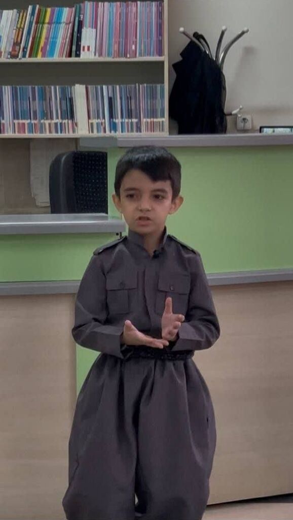 1369944-1 مرکز جوانرود میزبان "دورهمی کتاب" شد