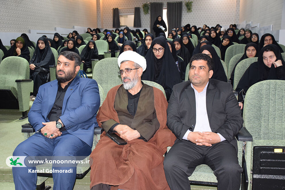 1370399-1 کارگاه قصهگویی و تشریح جشنواره بینالمللی در لرستان برگزار شد