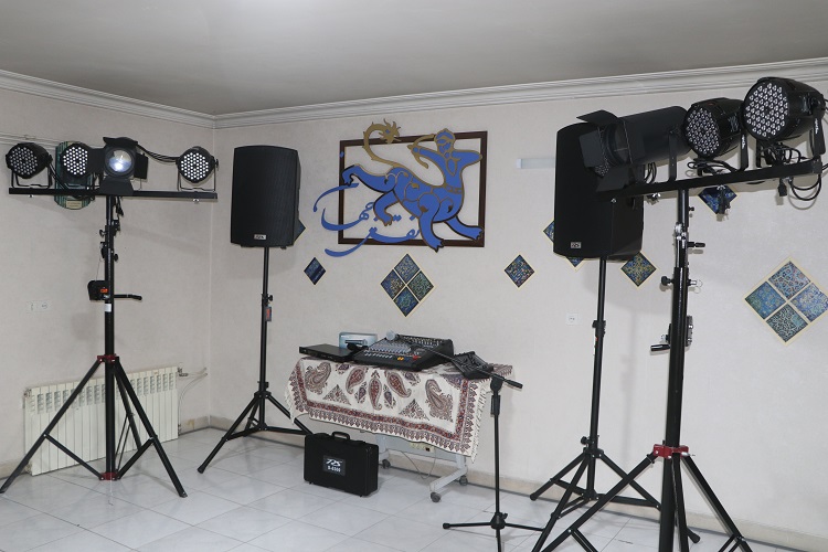 1370424-1 خرید تجهیزات پرتابل حرفهای نورپردازی و صدابرداری