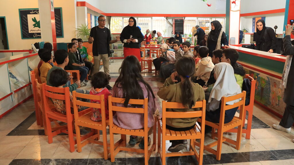 جشن روز کتاب با حضور جماالدین اکرمی در مرکز ۲۶ برگزار شد