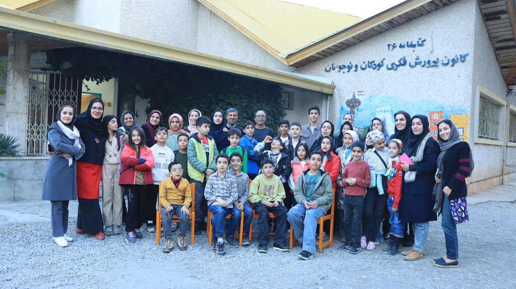1370520-2 جشن روز کتاب با حضور جماالدین اکرمی در مرکز ۲۶ برگزار شد