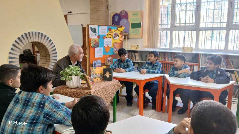 ویژه‌برنامه «بخوانیم برای ایران» با حضور مجید راستی در مرکز ۳۸ برگزار شد