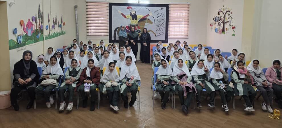 1370586-1 هفته کتاب و کتابخوانی در کانون پرورش فکری دماوند با حضور ۷۰ نوخوان برگزار شد