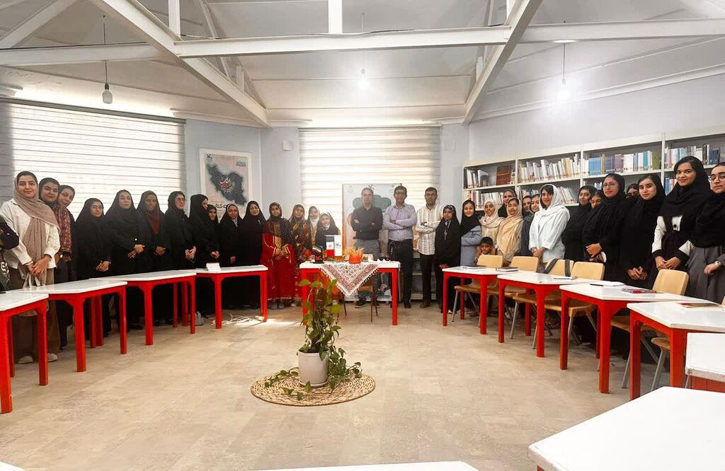 1370599-1 کارگاههای آموزش تخصصی قصه گویی در کانون هرمزگان برگزارشد