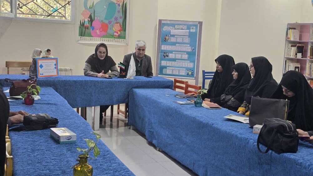 1370809-1 جلسه توجیهی مدیران مدارس هدف برنامه ملی «نماد» در مرکز شمارهدو شیراز برگزار شد