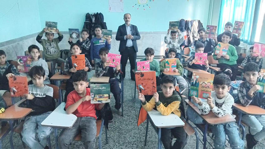 1370872-1 برگزاری ویژهبرنامههای سی و سومین دوره هفته کتاب در مراکز کانون استان اردبیل