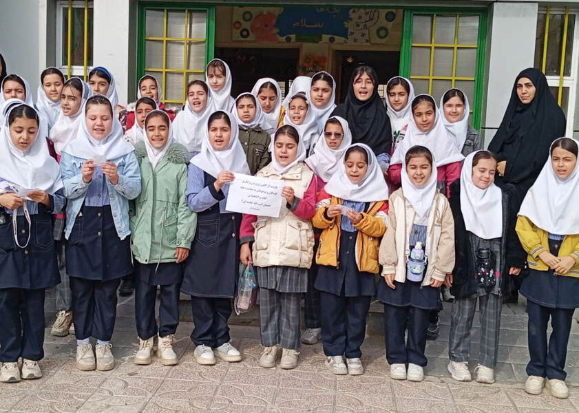 1370877-1 برگزاری ویژهبرنامههای سی و سومین دوره هفته کتاب در مراکز کانون استان اردبیل