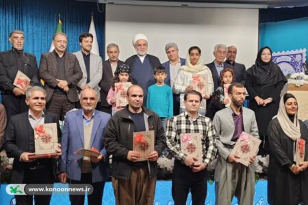 مراسم تقدیر از کودکان و نوجوانان کتاب‌خوان در کتابخانه امام خامنه‌ای (مدظله العالی) شهر سنندج