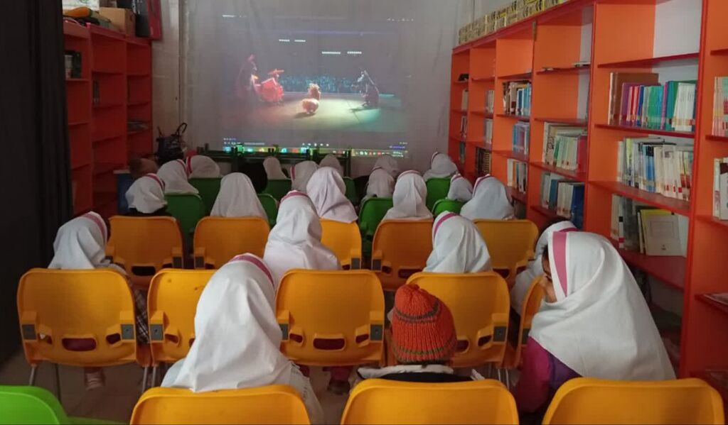 1370918-1 مرکز ثلاثباباجانی میزبان مادران کتابخوان شد