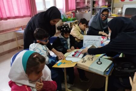 اجرای برنامه تخصصی کتاب‌خوانی و معرفی کتاب‌های «حسی‌ـ‌لمسی» در مدارس استثنایی ارومیه