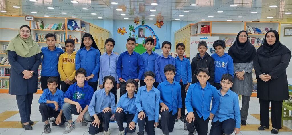 1371058-1 پاسداشت هفته کتاب و کتابخوانی در مرکز فرهنگی هنری حاجی آباد