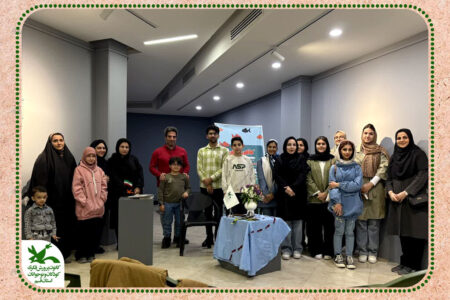 «نقد و قصه‌گویی در کتاب‌سرای «سرو»؛ تجربه‌ای متفاوت برای نوجوانان کانون قم»