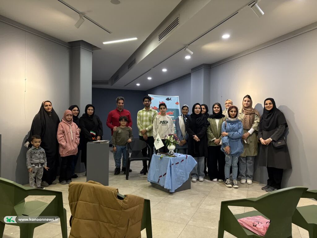 1371071-1 نقد کتاب و قصه گویی در کتاب سرای سرو، تجربهای متفاوت برای نوجوانان کانون استان قم