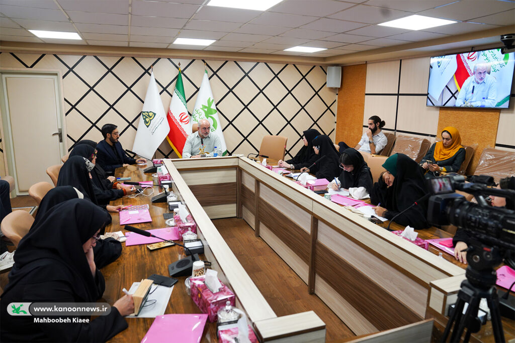 1371289 صدا سرچشمه سوادآموزی و دروازه ورود کودک به جهان معناست