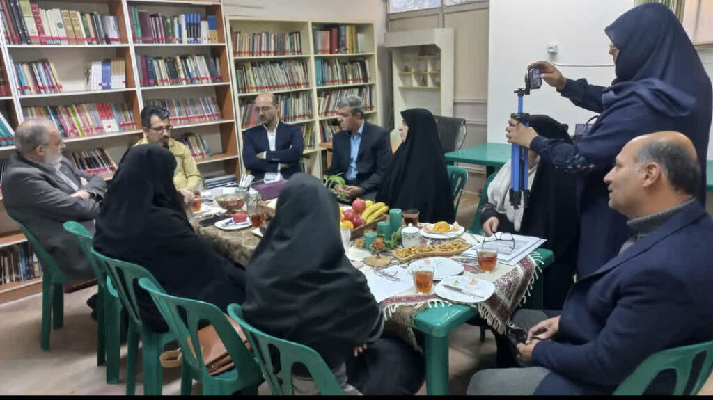 1371301-1 بازدید معاون تولید کانون از مرکز فرهنگی و هنری شماره ۱ دامغان