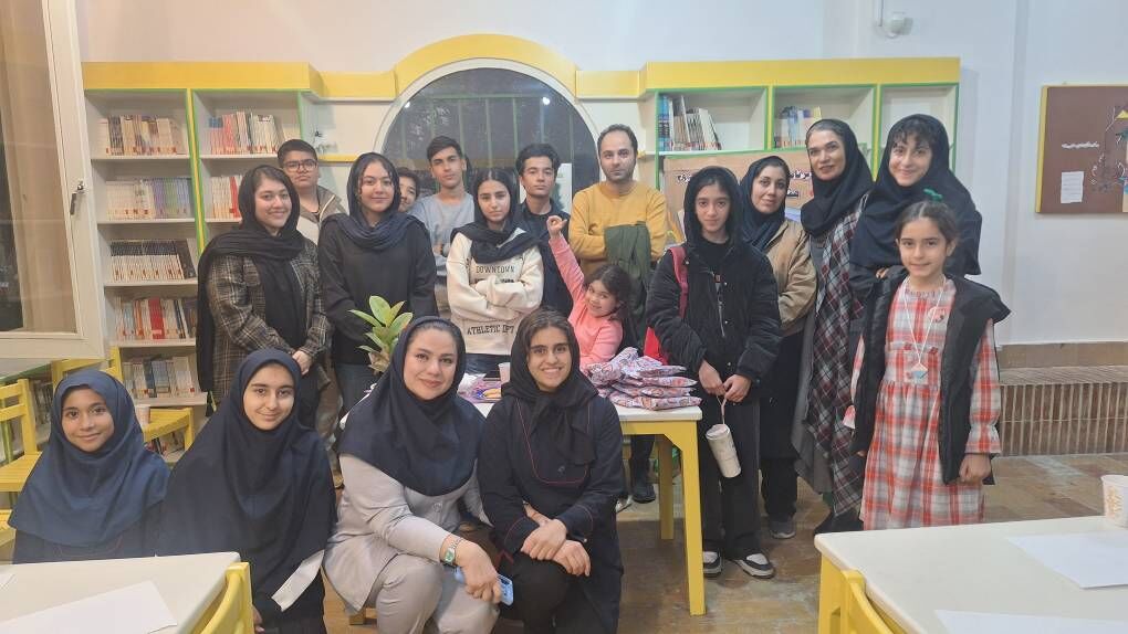 1371369-1 باشگاه کتابخوانی نوجوان مرکز ۳۹ میزبان عباس ناصری نویسنده حوزه کودک و نوجوان شد