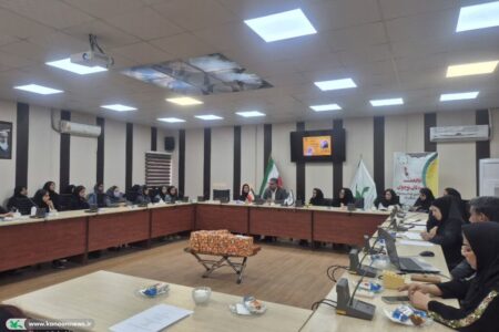 گرامیداشت هفته‌ی کتاب و کتاب‌خوانی با برگزاری نشست ادبی در کانون پرورش فکری سیستان و بلوچستان