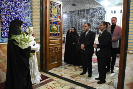 گلباران گلزار شهدای سمنان با حضور مدیرعامل کانون پرورش فکری