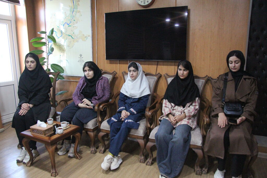 1371650-1 فرماندار مهاباد: کانون پرورش فکری، محل خلاقیت و آیندهسازی نسل نو