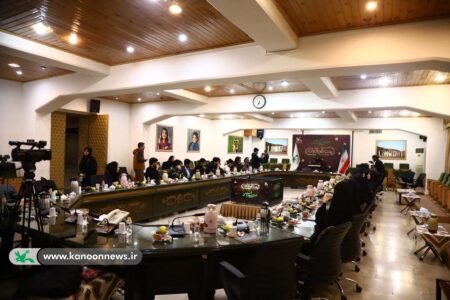 ویژه‌برنامه عصر شعر فاطمی در کانون پرورش فکری برگزار شد