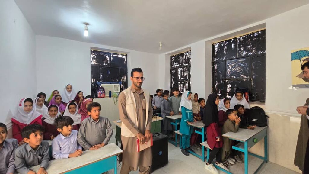 1372059-1 بازدید فرماندار شهرستان جاسک از سیار روستایی لیردف