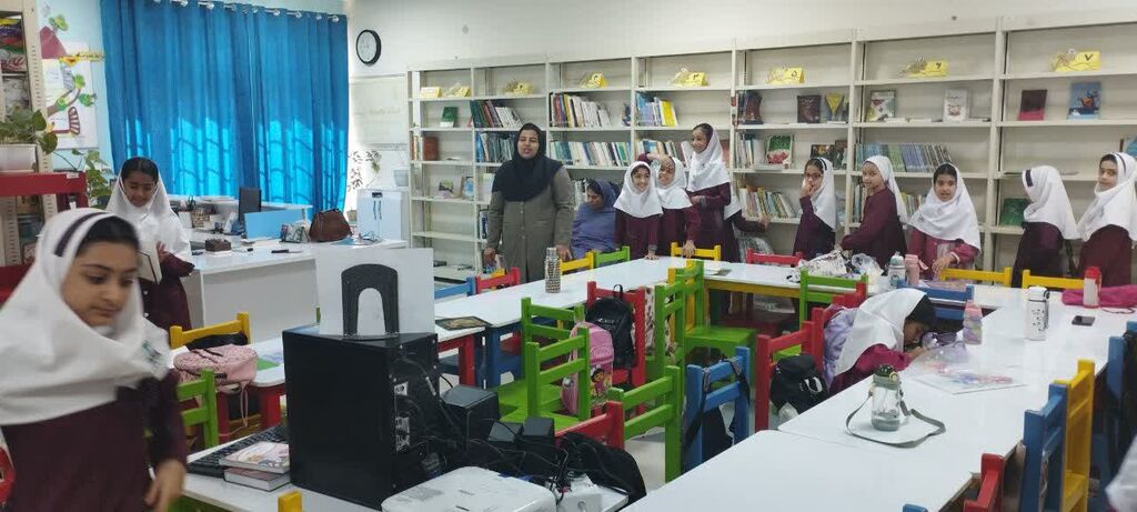 1372066-1 مرکز فرهنگی هنری بندر خمیردر هفته کتاب و کتابخوانی