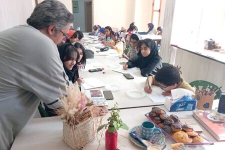 برگزاری نشست تخصصی «تصویرگری کتاب» با حضور امیر غفارزاده در کانون هرمزگان