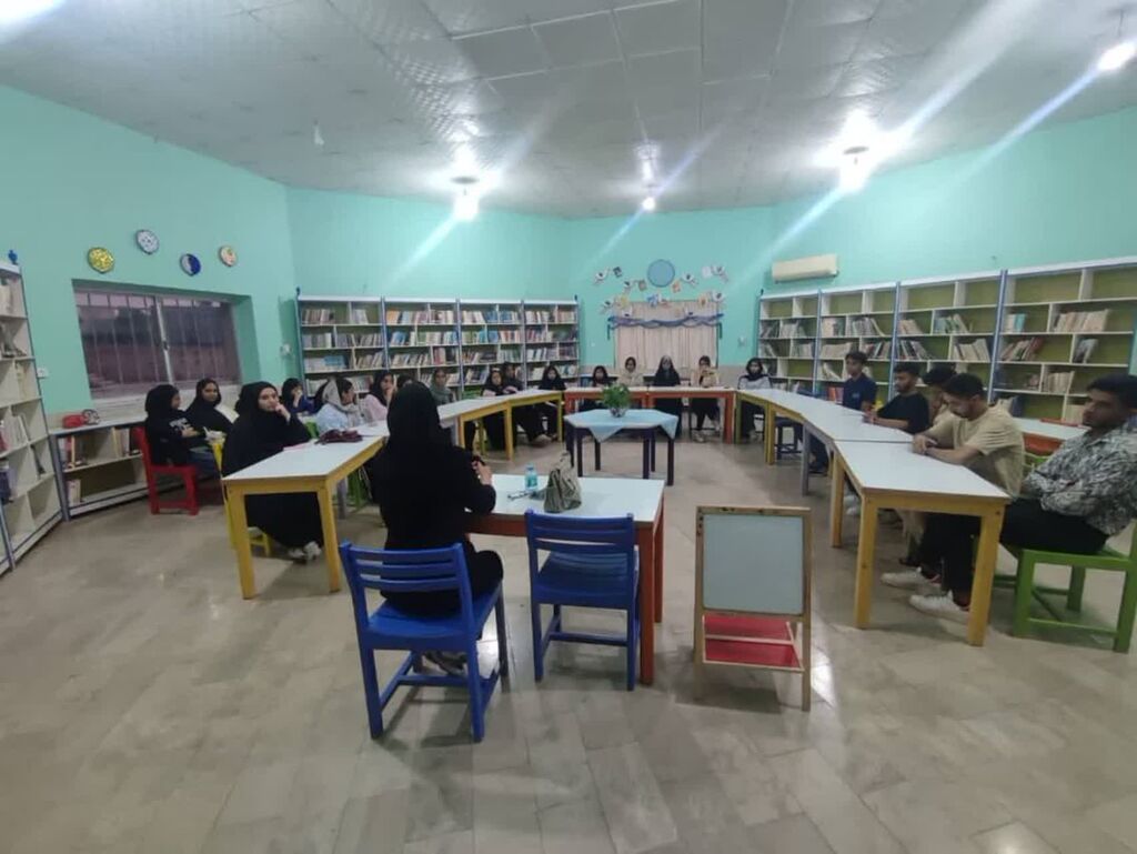 1372385-1 نشست نویسندگان با کودکان و نوجوانان جزیره ابوموسی