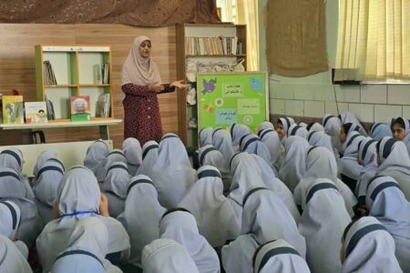 اهداء کتابخانه کلاسی توسط کانون مرکز داراب به دو مدرسه روستایی