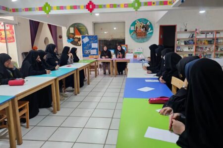 کارگاه «عناصر شعر و تمرین‌های خلاقانه» برای نوجوانان باشگاه سیمرغ در یاسوج برگزار شد